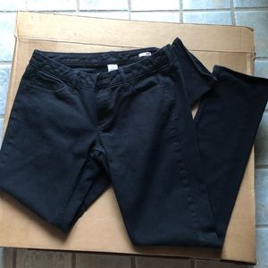 All black “Super Skinny” Arizona Jeans
